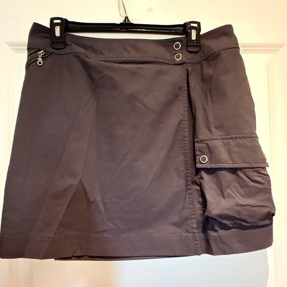 Title nine Dresses & Skirts - Title Nine Womens Skort asymmetrical Grey. Size 10 cargo pocket